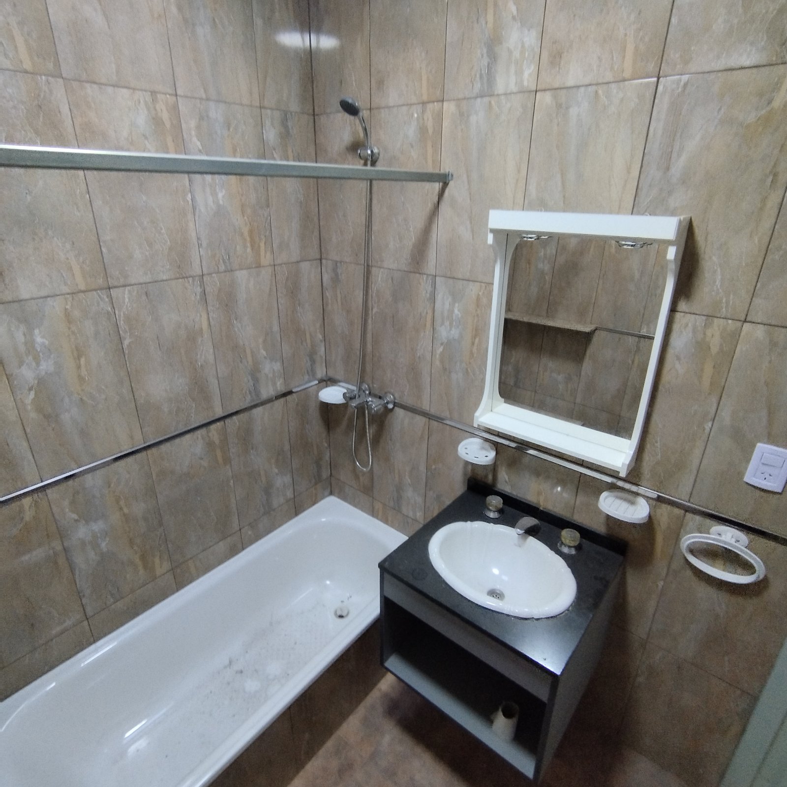 DEPARTAMENTO A MTS DE 844