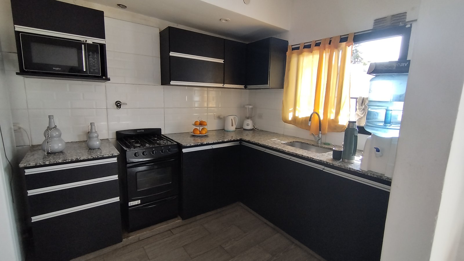 DEPARTAMENTO A MTS DE 844