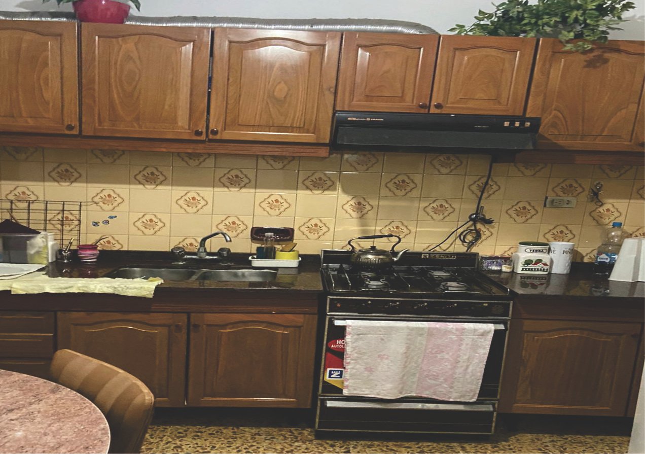 CASA EN 841 ENTRE 892 Y 891