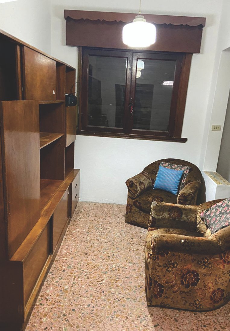 CASA EN 841 ENTRE 892 Y 891