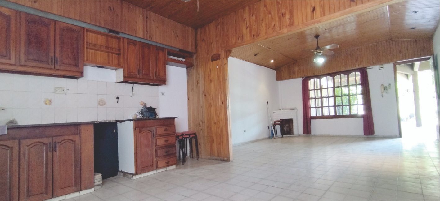 AMPLIA CASA en 836 al 2300