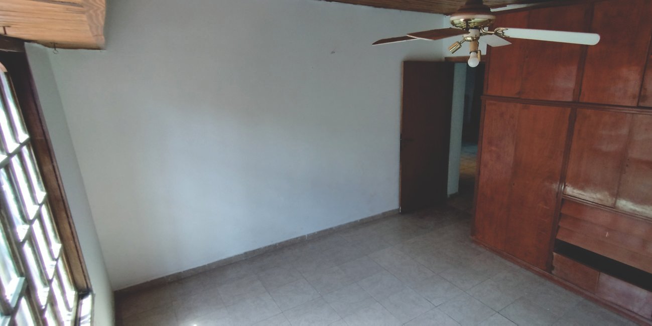 AMPLIA CASA en 836 al 2300