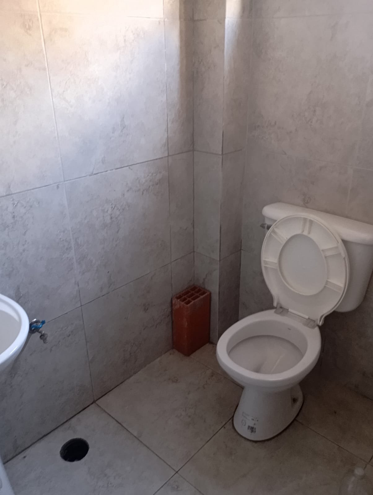 Local en Calle 843 entre 898 y Donato Álvarez